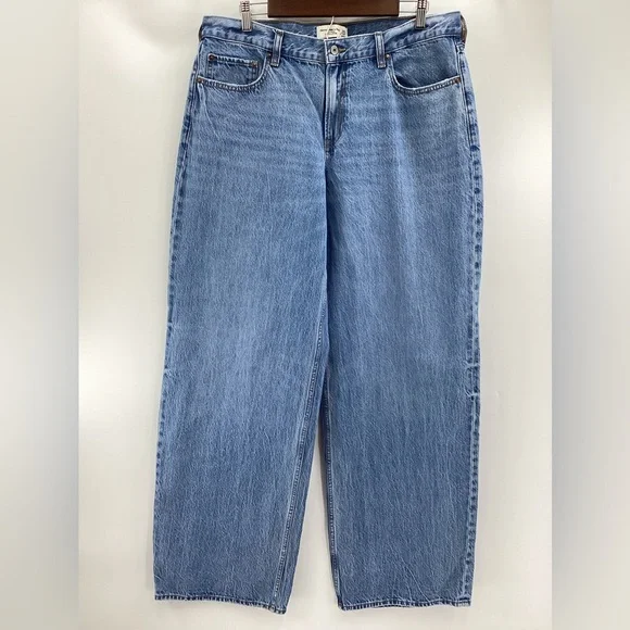 Abercrombie & Fitch Low-Rise Ultra Loose Light Blue Denim Jeans - Picture 2 of 13